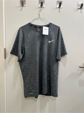 Nike Dri Fit Swim Men Tshirt L!!! Brand New